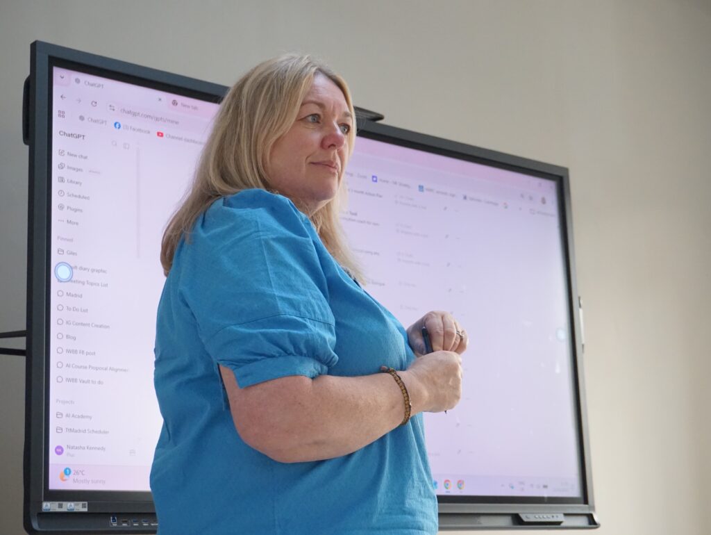BLC Spain instructor teaching students how to build useful AI workflows instead of focusing only on apps.